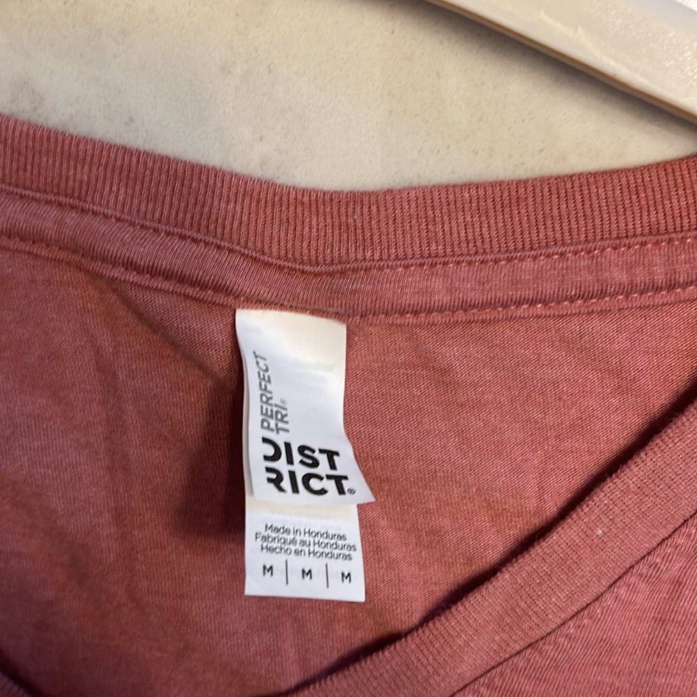 Women's v-neck Tee - Picture 5 of 8